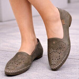 Pikolinos Olive Leather Perforated Loafers EU 38 Comfort Flats